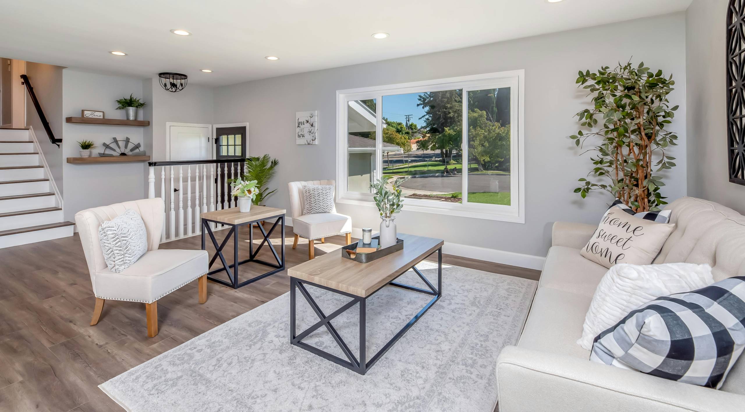 Kombinasi Cat Ruang Tamu yang Memberi Kesan Luas